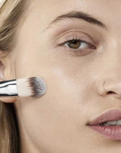 Et Al. Flat Foundation Brush -Cosmetic Care Store R BRSH30 FOUNDATION 20BRUSH 2FEA R BRSH30 FOUNDATIONBRUSH 03 38844.1681721051