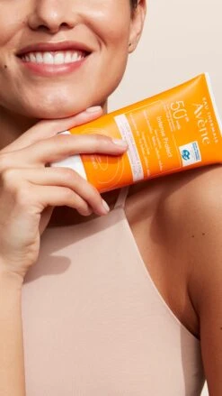 Avène Intense Protect 50+ Sun Cream For Very Sensitive Skin 150ml -Cosmetic Care Store av suncare intense protect social 4 3282770141214 hd 9 16